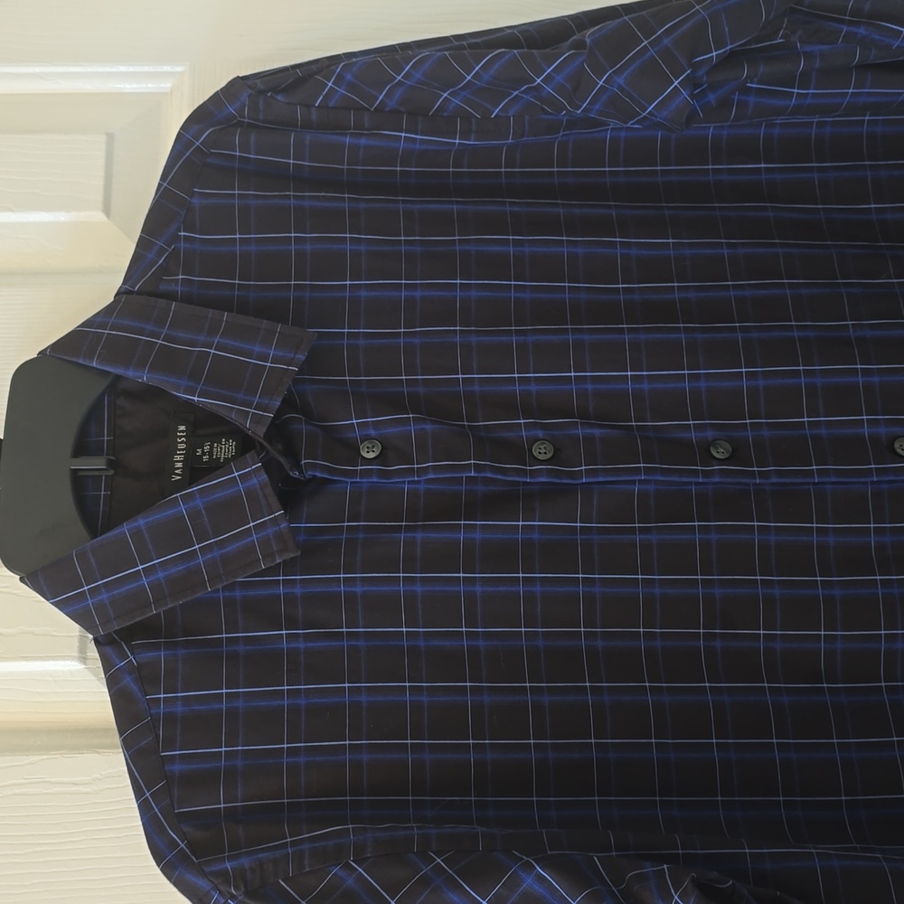 VAN HEUSEN BRAND MENS BLUE & BLACK PLAID LONG SLEEVE FRONT BUTTON SHIRT SIZE MED